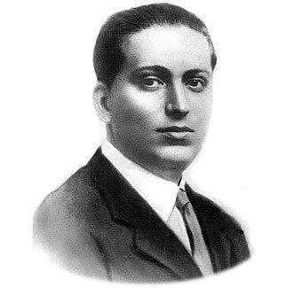 DominguezArjona's tweet photo. 13/7/1936 #TalDiaComoHoy El asesinato de José Calvo Sotelo La guardia de asalto dirigida por el gobierno de la #IIRepublica se lo llevó de su casa, en presencia de su mujer e hijos para asesinarlo Fue la espoleta que hizo saltar a España por los aires, la gota que colmó el vaso de la infinita paciencia de los españoles #MemoriaHistorica #CalvoSotelo