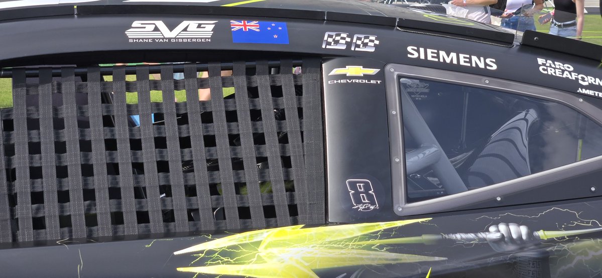 STaranto92's tweet photo. Kyle Busch memorial decals still featured throughout the field. https://t.co/04jXiesJqx