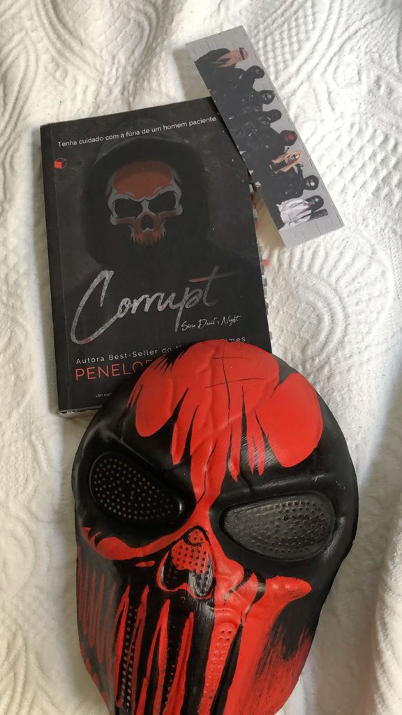 ithemalik's tweet photo. alguém já leu? queria saber se valeu a pena eu ter comprado mesmo https://t.co/EsIMhrYLo9