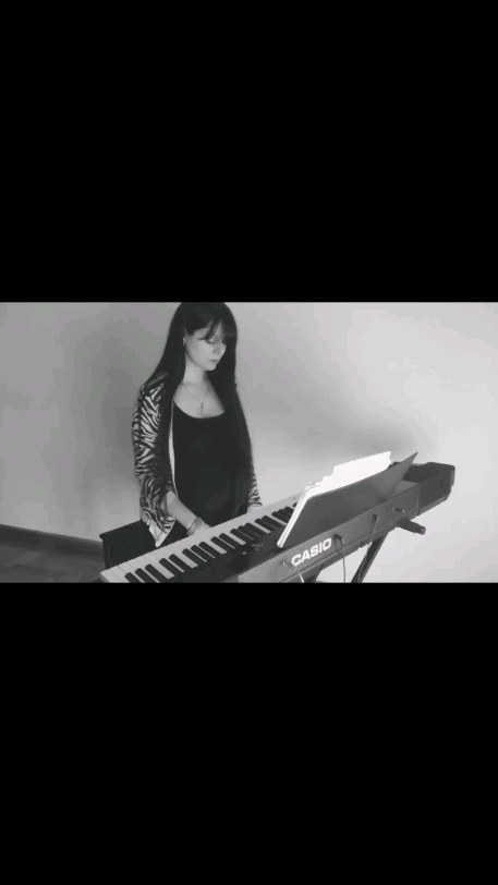 valeryluthien's tweet photo. 🤍🌹In Memoriam: Mami,  te amo para siempre, ahora tu luz brilla en el cielo, mamá y amiga, bailarina, cantante, profesora de inglés, poeta, ejecutiva, fotógrafa, mi ídola.… https://t.co/2kcu0mBq7q