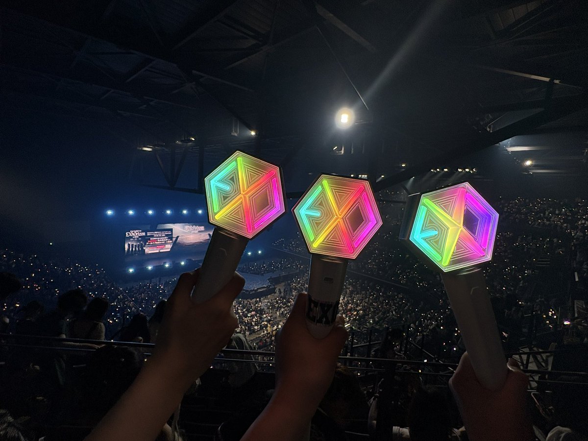 riize_es_luv's tweet photo. 最終日😭
EXOちゃん達本当に大感謝止まらん
全力でパフォーマンスしてくれてありがとう🩷

電波すごい悪くて帰りの電車も調べられず､､､😞
帰り1人なった時楽しかったの本当あっという間に感じて、ホテル直行しようと思ったけど🍺生飲んでってギョンス言ってたから中華に入ったよ😊
ぼっち寂しい〜😭 https://t.co/gAglq5ckHQ