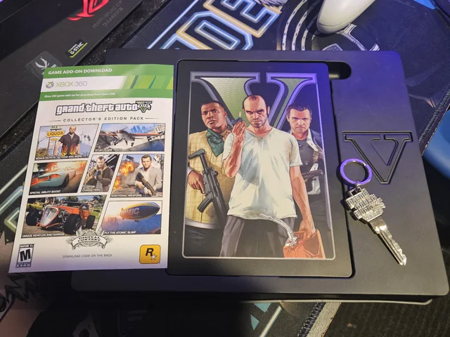 Urban_GTA_6's tweet photo. GTA 5 had one of the best Collector's Editions ever. 

I hope Rockstar still has something special planned for GTA 6. 🙏 https://t.co/90danqqmxf