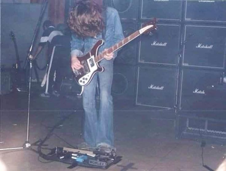 Metalmike3's tweet photo. Cliff Burton https://t.co/jViiM182PU