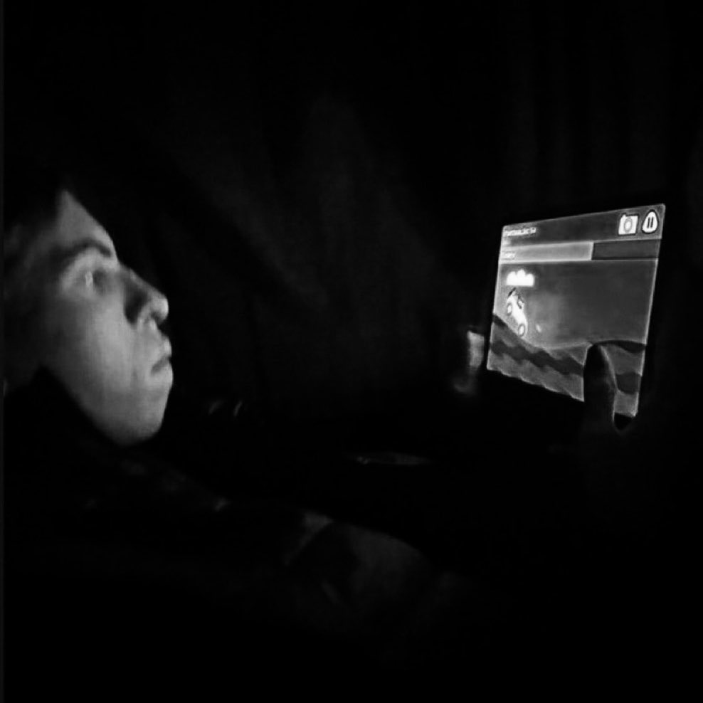 elliot tweet media