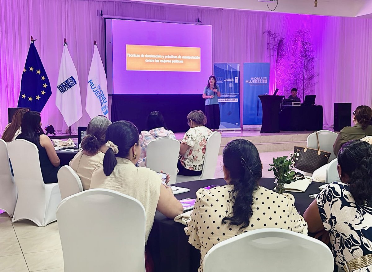 TGarciahn's tweet photo. Desarrollamos el primer módulo de la #EscuelaLIDERA, fortaleciendo las capacidades de mujeres que ejercen liderazgo político e institucional. Seguimos impulsando una participación política más inclusiva y efectiva para las mujeres en #Honduras. https://t.co/JsnzITrFHo