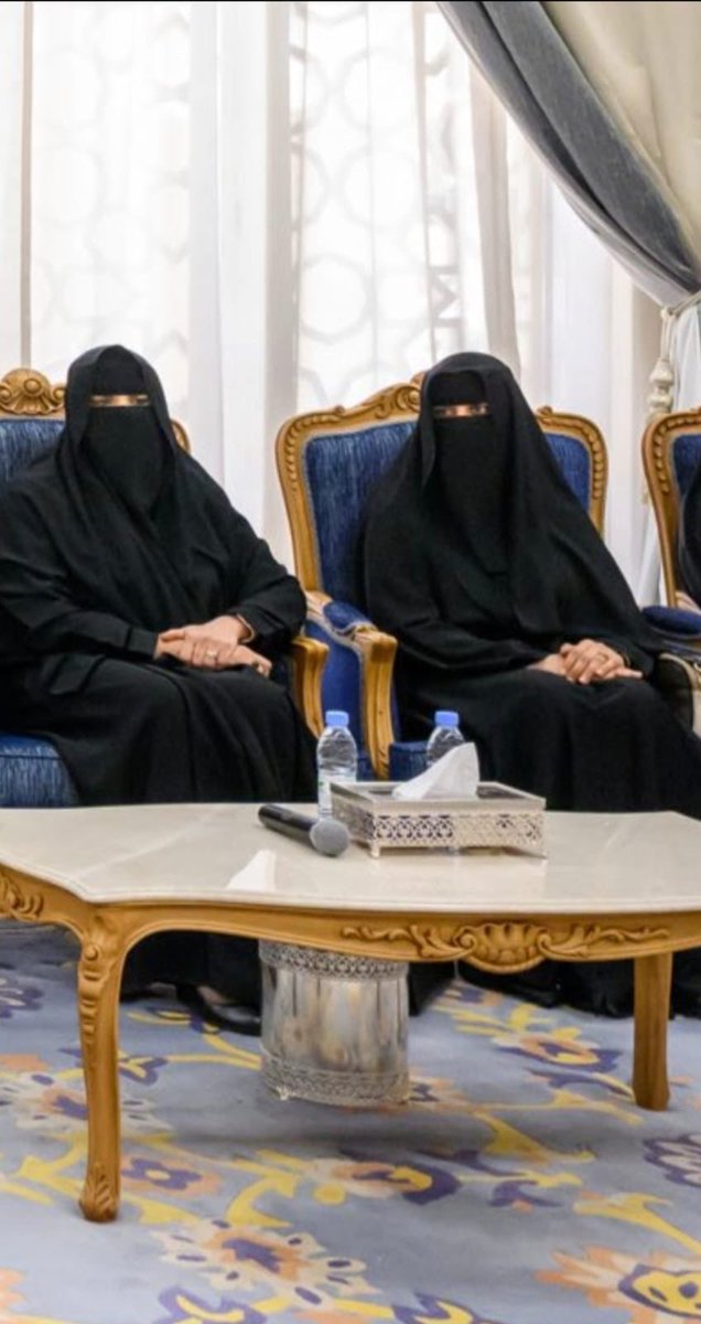 HAYAABDULLAH_SH's tweet photo. #نساء_السعوديه
{ ذَلِكَ فَضْلُ اللَّهِ يُؤْتِيهِ مَن يَشَاءُ وَاللَّهُ ذُو الْفَضْلِ الْعَظِيمِ }.
ما شاء الله..🌸
شهادات عليا، ومناصب وجاه ومال، وخدمة دين ووطن، وعفاف وستر وحشمة.
يا رب..🤲 تحفظهن، وتزيدهن من نعيمك ومن فضلك، وتوفقهن لخدمة الدين والوطن.
#تخفيض_ساعات_العمل https://t.co/jyRMXbdFer