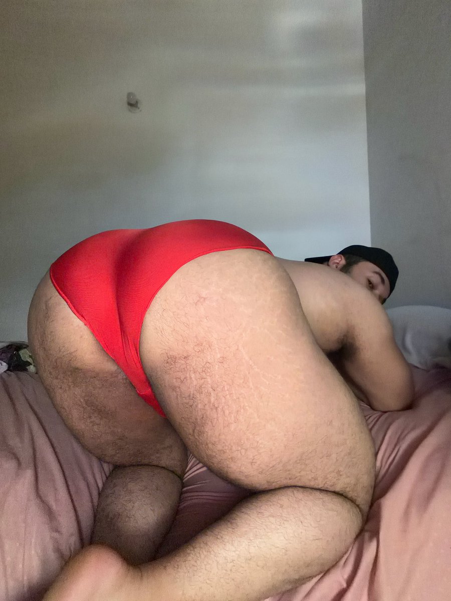 PabloZambranol's tweet photo. Cuál traje les gusta más 1 o 2 ? 😏🔥 https://t.co/atVK8NUFRa