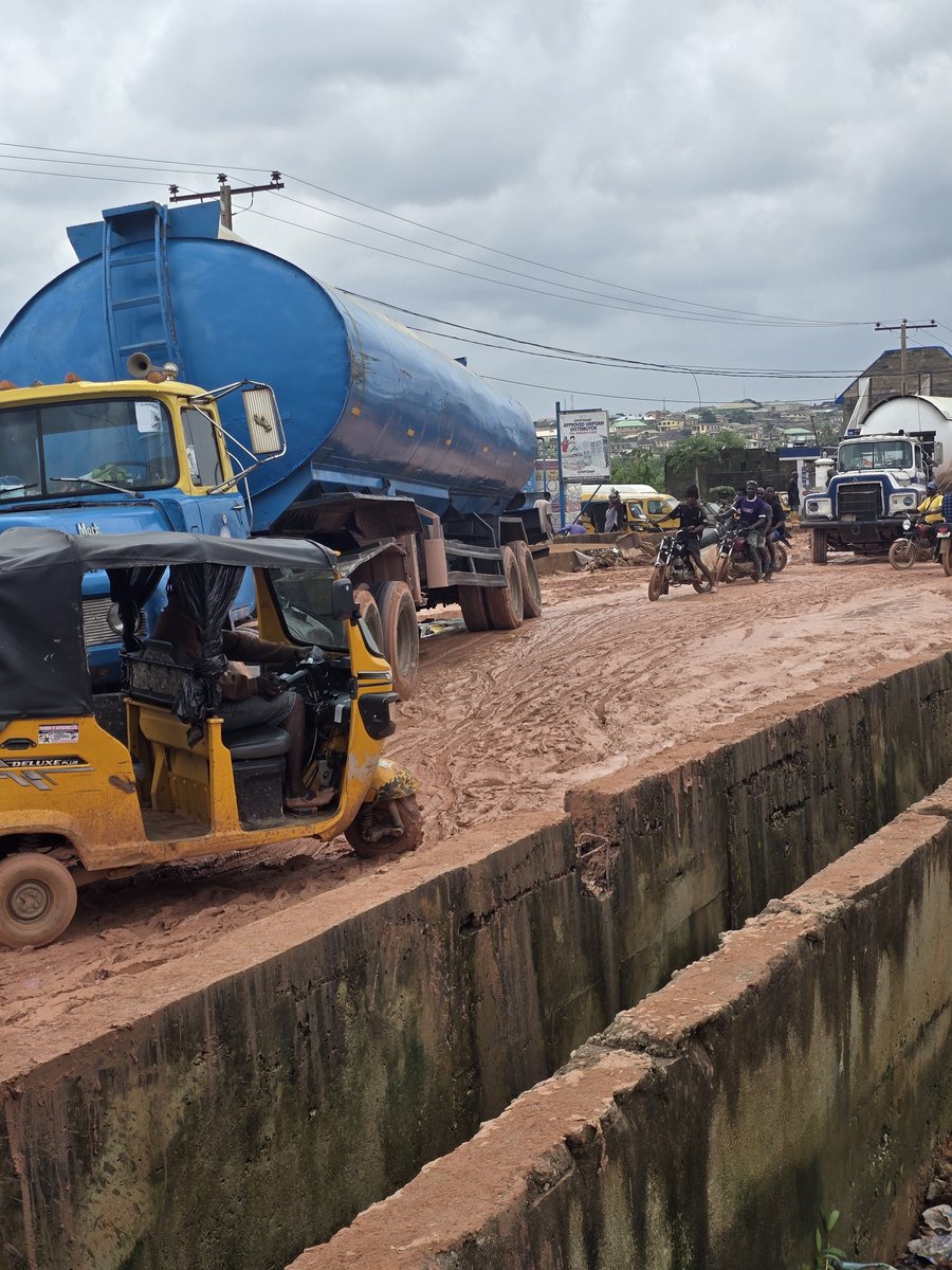 JOSEPHMARHONE's tweet photo. The Aiyetoro Road in Ado-Odo/Ota LGA, Ogun State has become a nightmare for residents, commuters, businesses, students, and emergency services. The road is badly deteriorated, riddled with deep potholes, and almost impassable. This is affecting livelihoods and putting lives at https://t.co/pEtYFoaJfK
