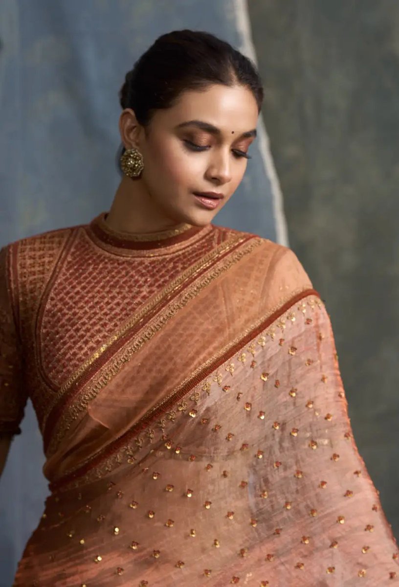 jnvtris's tweet photo. Keerthy Suresh https://t.co/cv3EUTWKSG