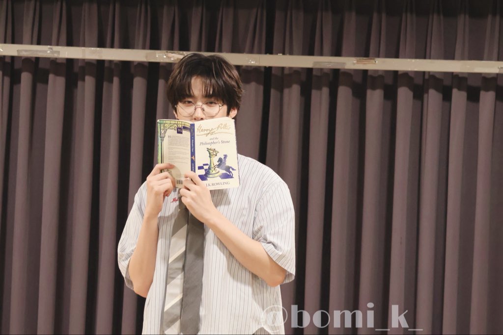 bomi_k_'s tweet photo. 260712 디마뮤

안경 👓 컬렉션

#원어스 #ONEUS #ワンアス https://t.co/NJdR01yZXj
