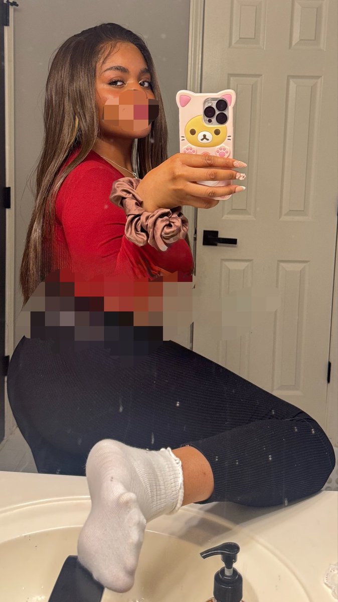 sendtojada's tweet photo. my dirty mirror gets more attention than you ever will. 💋 https://t.co/Tma0YpUu7j