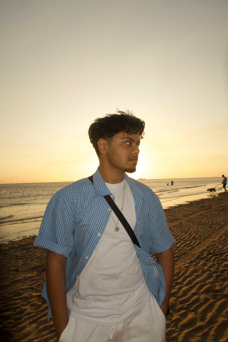 gyuvenom's tweet photo. had the most amazing day at the beach https://t.co/7KZ7xaMWN8