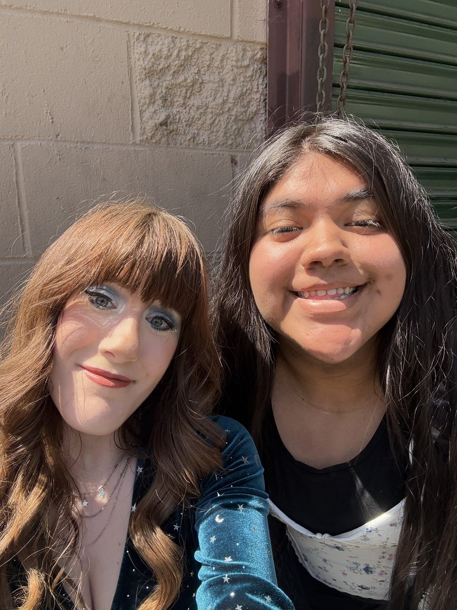 feelikeimsoarin's tweet photo. @tcbsutherland happy birthday linds!! hope today is everything that you have asked for, i love you so so much! truly i cannot wait to see you again in 47 days, we are gonna have the best time ever w all our friends! also i can’t wait to update our pics 😂❤️❤️ https://t.co/TZLzRG1IdP