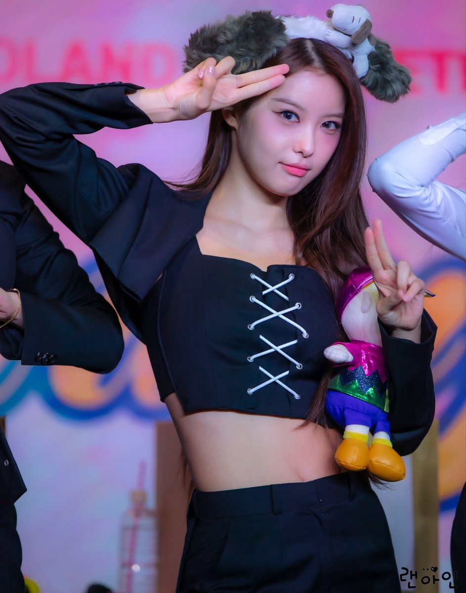 renahin___'s tweet photo. 260712 모모랜드 팬사인회

滅✨part2

#모모랜드 #MOMOLAND #モモランド #아인 #AHIN #アイン #혜빈 #HYEBIN #ヘビン #주이 #JOOE #ジュイ @MMLD_Official 
@MOMOLAND_japan https://t.co/YgAruYW958