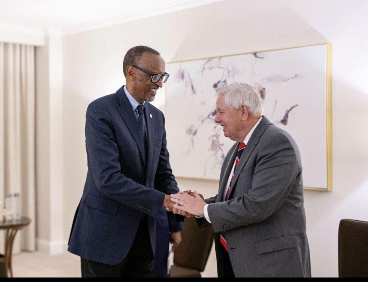 RHRDC2028's tweet photo. Un sénateur américain, proche de Paul Kagame et qui aurait plaidé contre l’imposition de sanctions américaines au Rwanda, est décédé aujourd’hui. Pourquoi tant de personnes proches de Paul Kagame semblent-elles mourir soudainement ? https://t.co/PtZknJbswQ