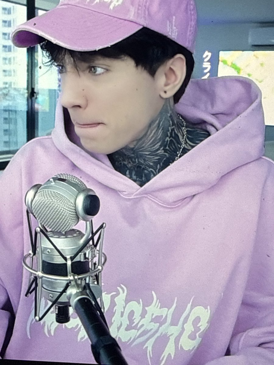 TaniaCabrona's tweet photo. Streamer que cumple. Que bonito fit se mamo @xCryboy I love you 3000💖🌸🌺🌷💘💞 https://t.co/n6ZY0abeOP