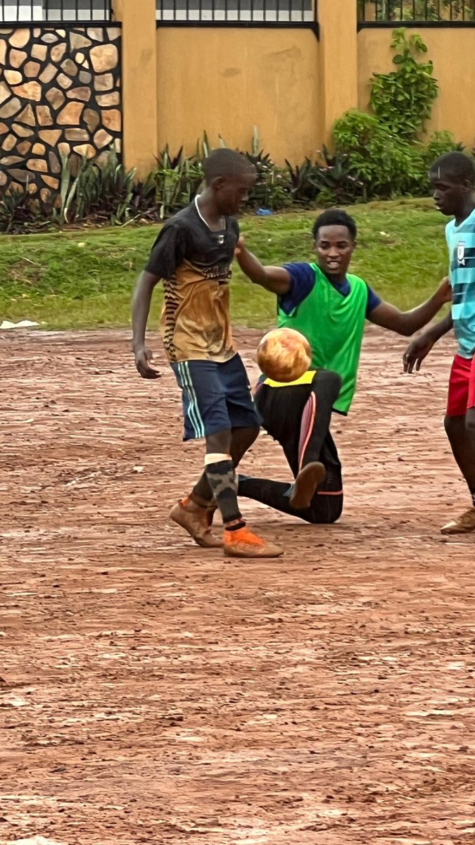 SandebestU's tweet photo. A journey of a thousand miles  begins with one step .My son kabiito martin Toress(left) never give up on your dream believe in God everything is possible. https://t.co/v522cUUMRp