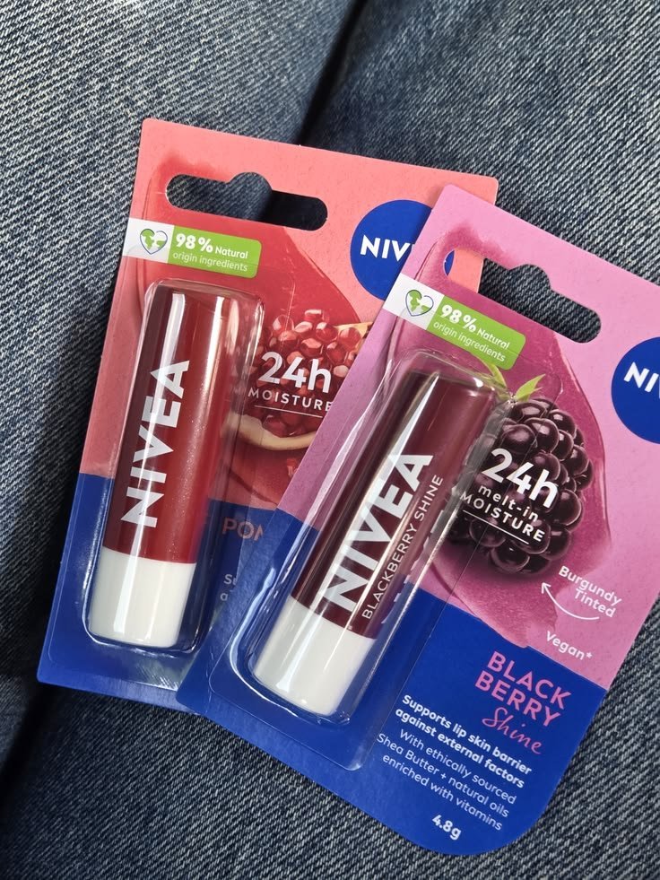oficialrelatei's tweet photo. Esse hidratante labial é surreal! Além de entregar uma hidratação impecável, ele deixa aquela corzinha natural que combina com absolutamente qualquer make. https://t.co/NpqL93EBdY