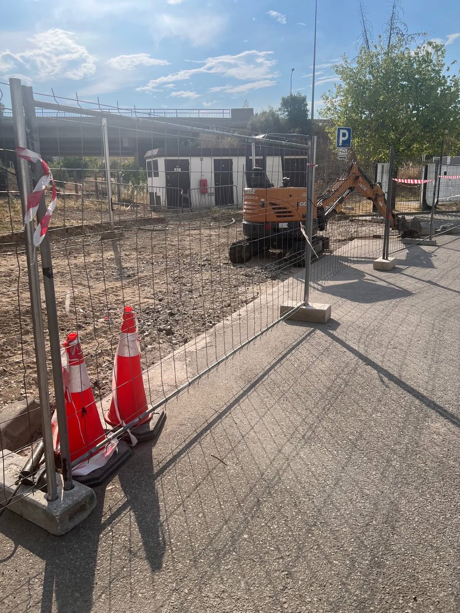 tesla_club_pt's tweet photo. ℹ️ SuC de Castelo Branco em expansão. Serão mais 8 V4. 

As fotos são de alguns dias atrás. 
Tesla Charging ⚡️🦾🙏🏻 https://t.co/35nJmyM17z