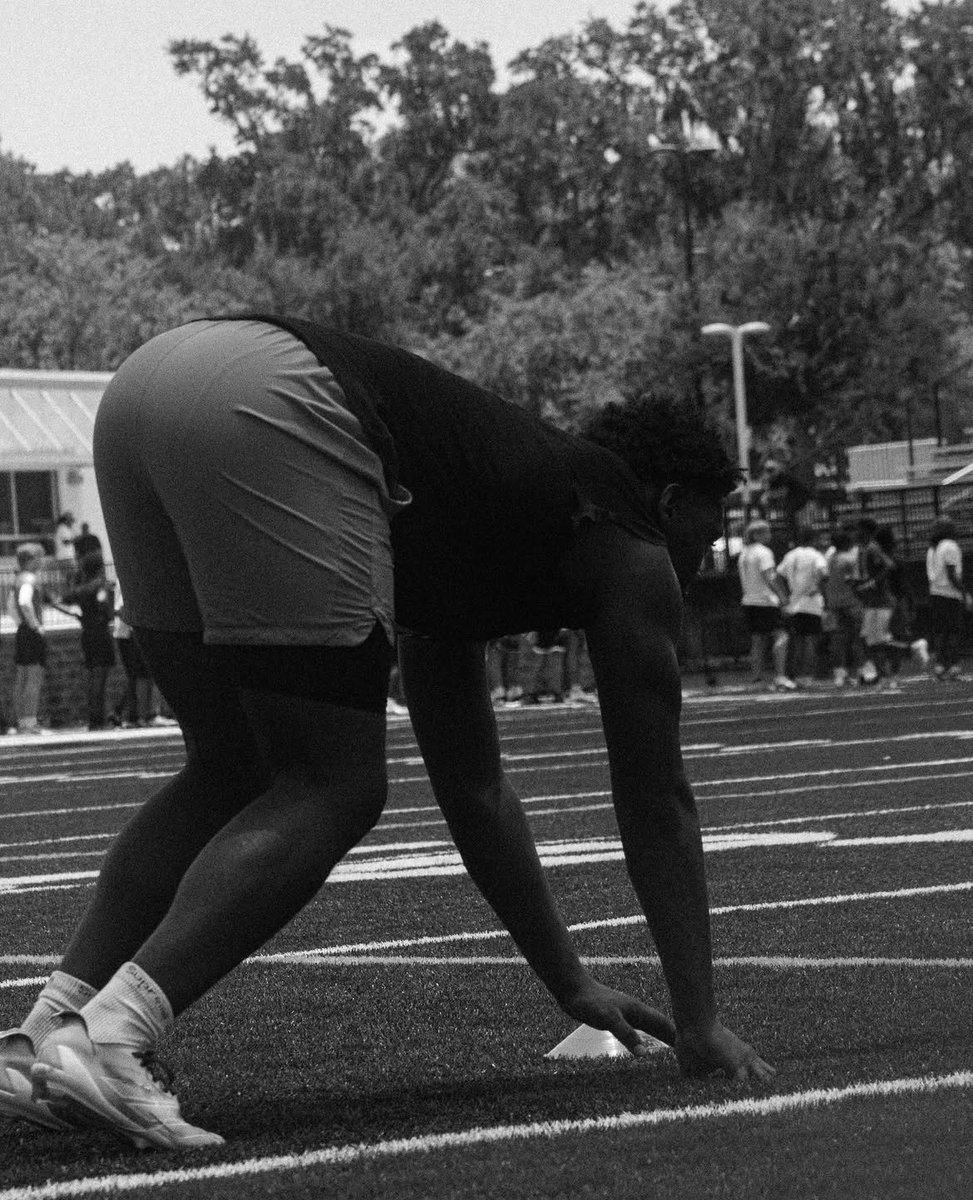 imajdavis's tweet photo. The most underrated dlinemen in the whole state of Florida but by the end of this senior year everyone will know my name #Ajdavis #underdog @PrepRedzoneFL @LHSNaughts @H2_Recruiting @Rivals @247recruiting https://t.co/3lIxgfaJhN
