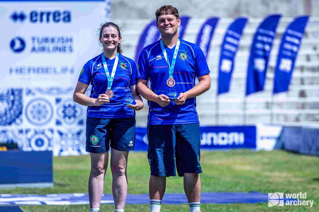 ItaliaTeam_it's tweet photo. Non sbagliamo un colpo!🎯

La Coppa del Mondo di Tiro con l'Arco regala nuove gioie azzurre🇮🇹

Dopo il terzo posto a squadre maschile arriva anche quello nel Mixed Team, firmato da Roberta Di Francesco e Matteo Borsani, e la piazza d'onore di Mauro Nespoli🏹

Grandi💪

📸World Archery

#ItaliaTeam @FitarcoItalia