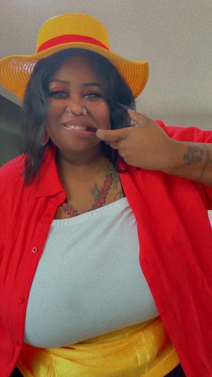 Lolakurosaki's tweet photo. 🗣️🗣️🗣️IM GONNA BE KING OF THE PIRATES!!! 🏴‍☠️👒🍖 #monkeydluffy #kingofthepirates #onepiece #cosplayer #fyp https://t.co/Dfuj9r0ybw