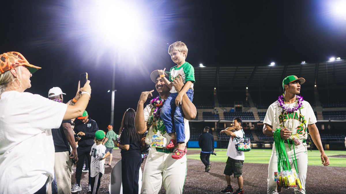 12brecht's tweet photo. Congratulations to @BenZeigler1 on being drafted in the 10th round, 292nd overall by the @Braves!

Keep making Hawai’i proud. https://t.co/afYn8IcVDt