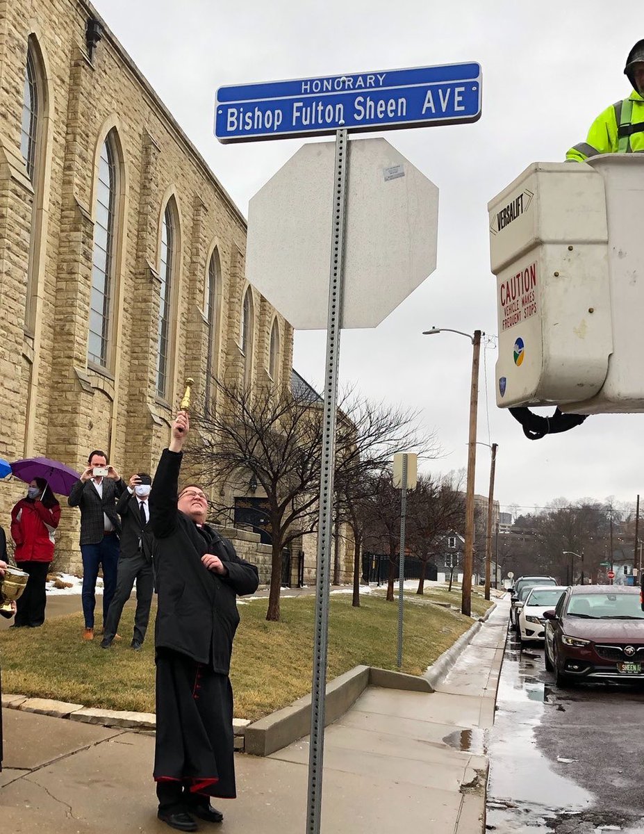 Sachinettiyil's tweet photo. A street in Peoria, Illinois, named Bishop Fulton J. Sheen Avenue honors Archbishop Fulton J. Sheen, whose beatification is scheduled for September. Sheen is estimated to have inspired the conversion of more than 52,000 people to the Catholic faith https://t.co/1DgN77AlhC