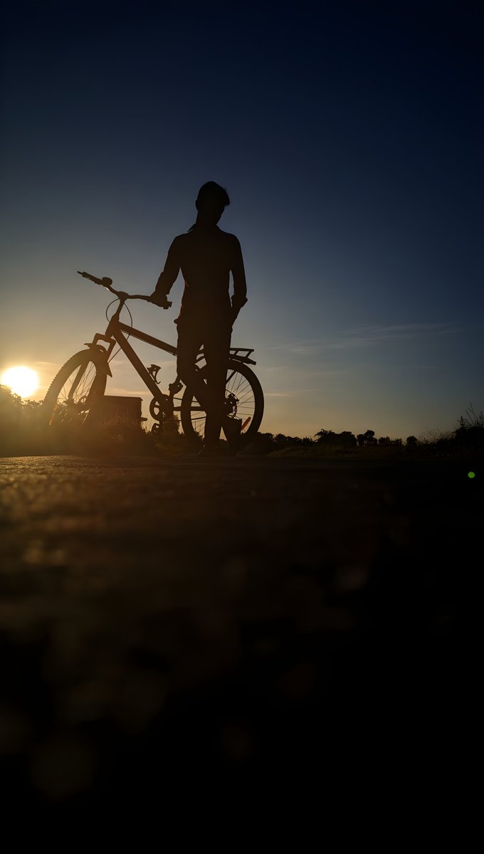 johncraig428's tweet photo. Rate my new wallpaper 🚲🚲 https://t.co/PQRQFqYXQT