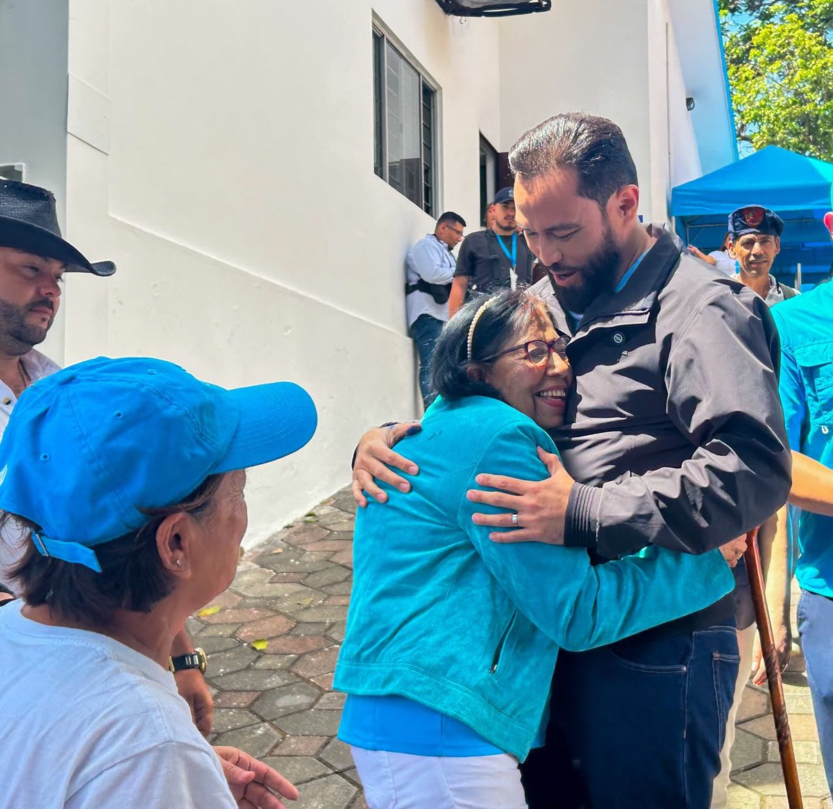 DistritoMuni's tweet photo. El edil @marioduran detalló que continuará con el legado del presidente @nayibbukele impulsando acciones enfocadas en el orden, la limpieza, la seguridad; para San Salvador Centro como ciudad hay grandes retos, pero acompañados con la ciudadanía se está logrando. https://t.co/UQfm0ZgaBE