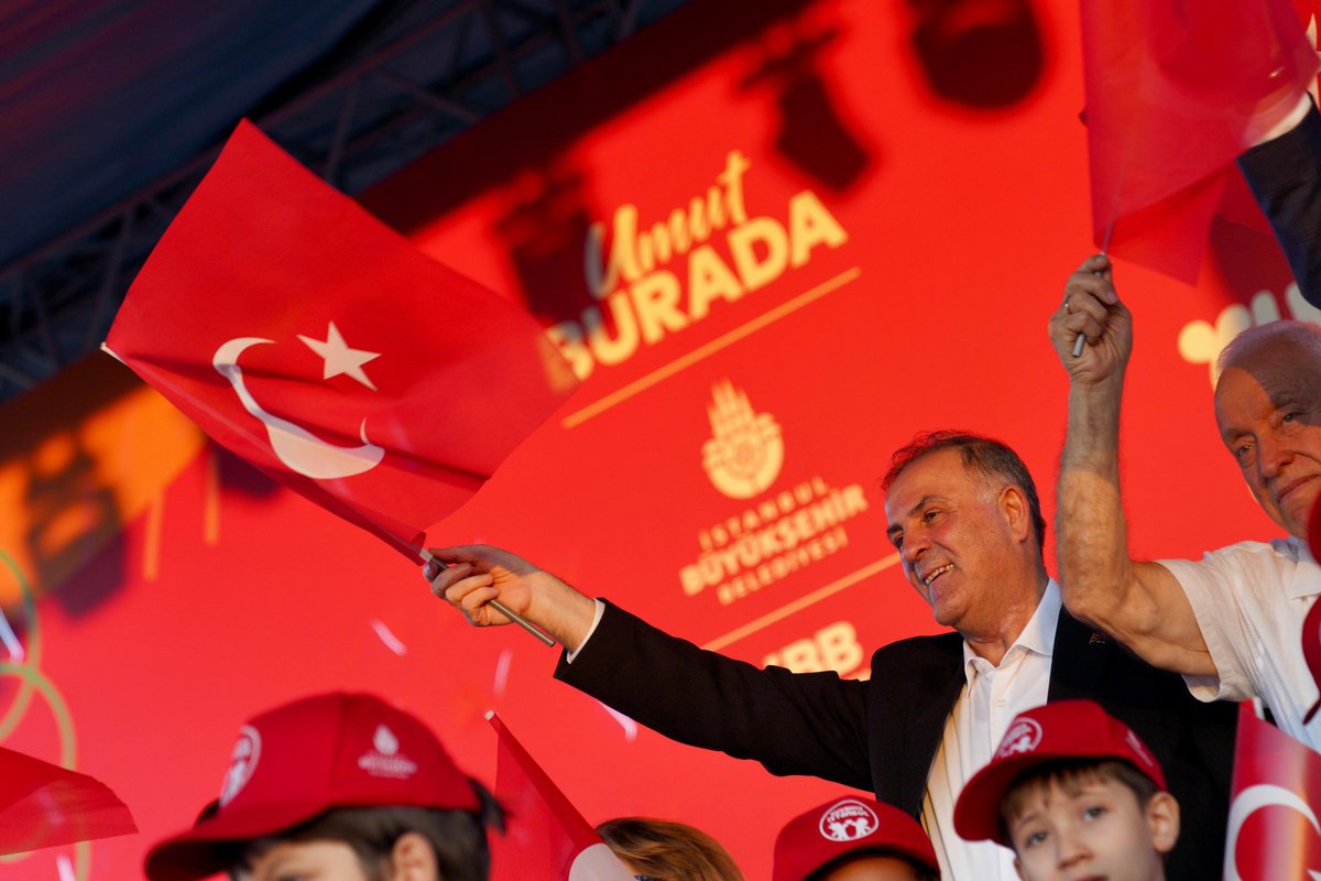 nuriaslan_tr's tweet photo. İstanbul'un çocukları harika.🎈

2019'da göreve geldiğimizde sayısı sıfır olan Yuvamız İstanbul Çocuk Etkinlik Merkezlerimizi 127'ye çıkarmanın ve her sene çocuklarımızı mezun etmenin gururunu yaşıyoruz.

Evlatlarımın gözlerinden öpüyorum. https://t.co/SJqWeKfaBg