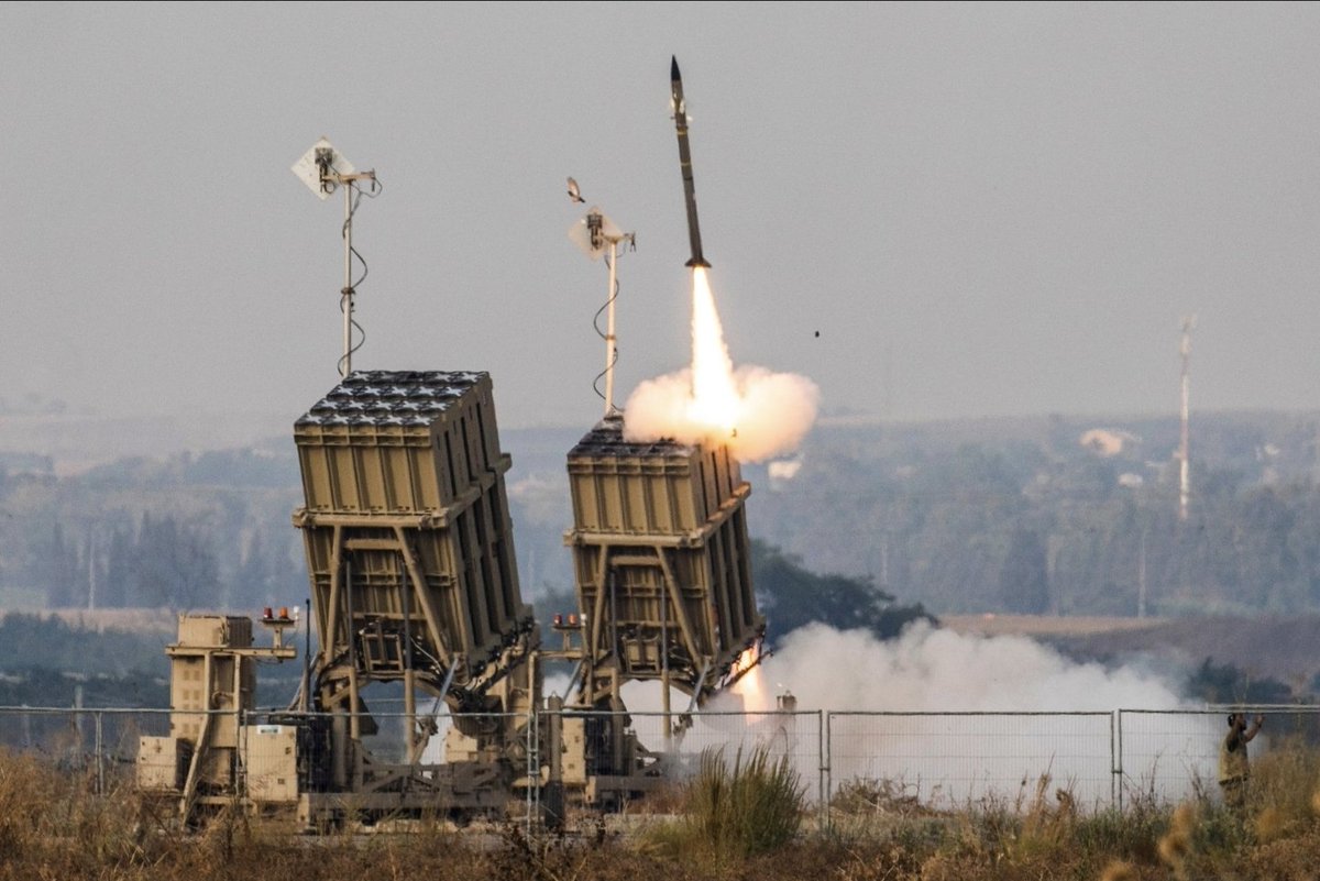 MeghUpdates's tweet photo. BREAKING: Israel's Rafael Advanced Defense Systems is in advanced talks to establish a production line in India for 🇮🇳🇮🇱 IRON DOME's Tamir interceptors. 

The move would mark India as the first Asian nation outside Israel to manufacture the system’s missiles, boosting Make in India and global supply chains amid rising demand.