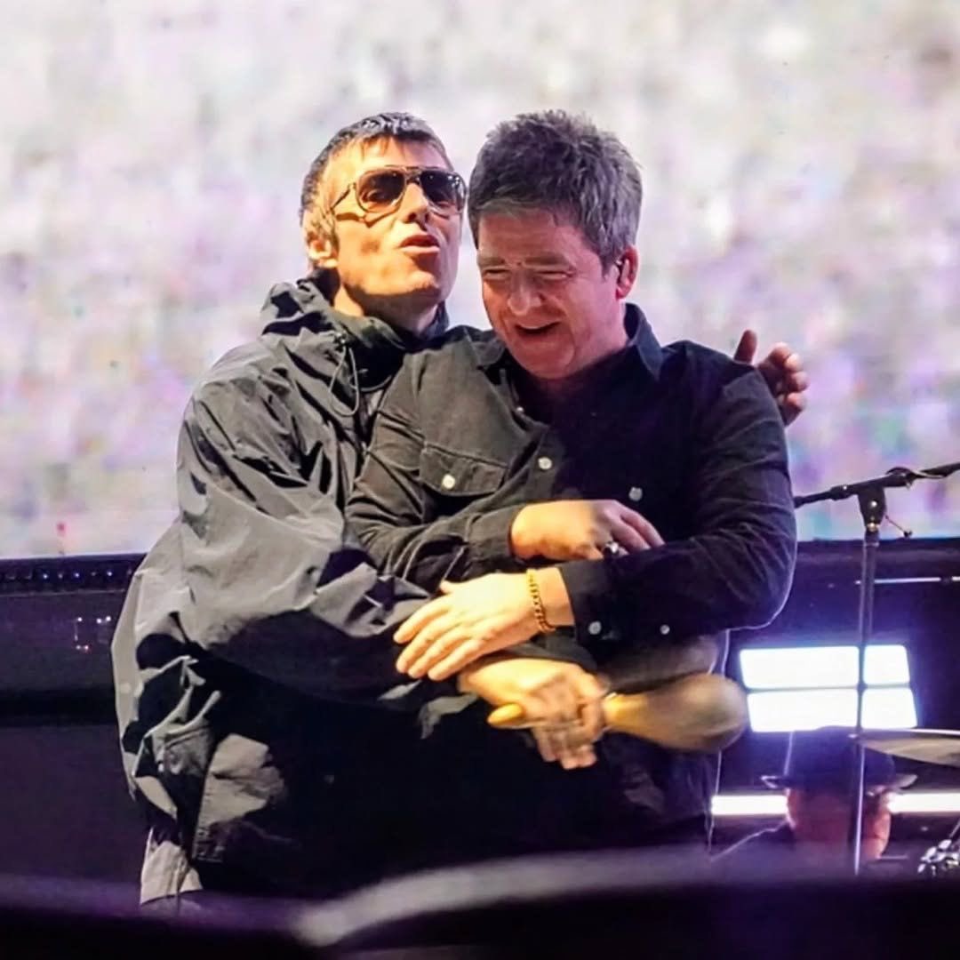 giuslidesawaay's tweet photo. at the end of the day he's just his little brother https://t.co/huDvlZuRSX