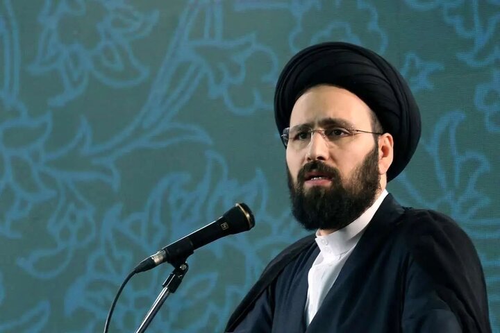ukf74r's tweet photo. سید علی خمینی مذاکره به معنای صلح با آمریکا نیست؛ مذاکره نیز یکی از میدان‌های نبرد است و هرکس بخواهد با ارسال پیام دوستی به آمریکا از اصول انقلاب عقب‌نشینی کند، مسیر درستی را دنبال نمی‌کند.#خمینی_جوان https://t.co/VTGI3KprQ2