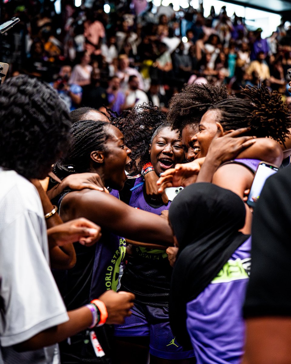 quai54wsc's tweet photo. Les émotions @parisbasket18 🥹💜💚 https://t.co/afZcVafGqu