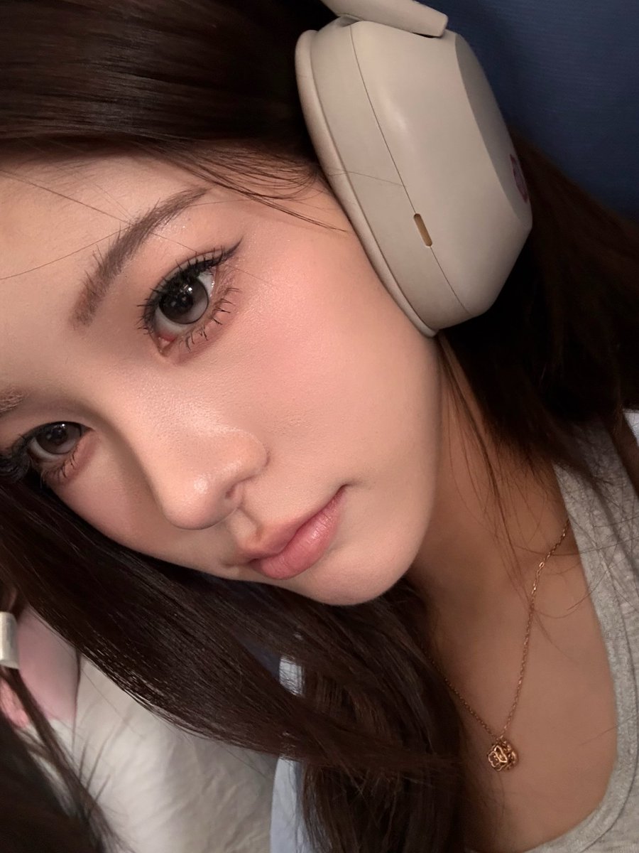 juuO2O2's tweet photo. 보고 싶어 =.=💗💗 https://t.co/7kr9uasPKn