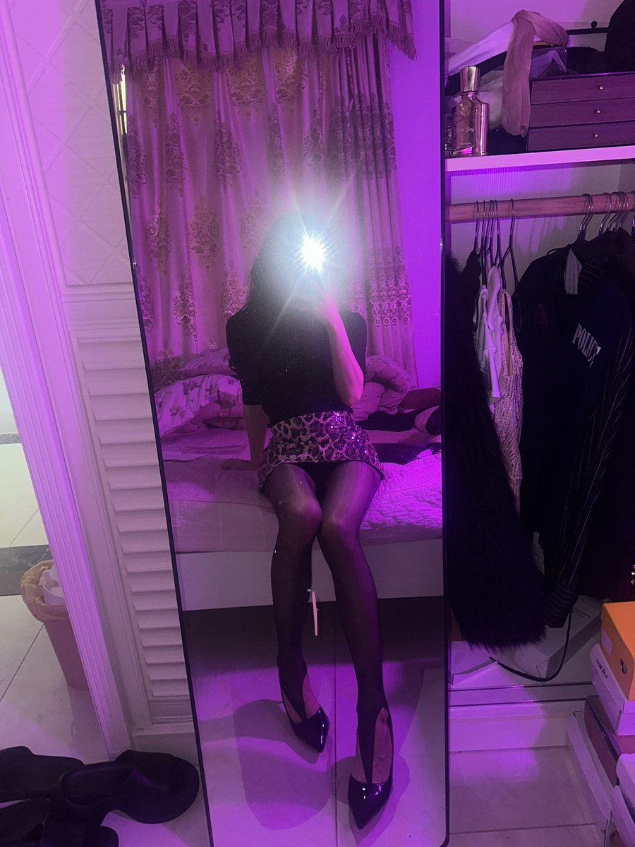 ChenXH000's tweet photo. 抖音粉丝送的丝袜 喜欢 性感 原图直出🥵 https://t.co/v4O2qW0czP