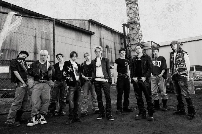 _Kpop_Stats_'s tweet photo. “NEW WAV” by #TREASURE re-enters the top 200 on the Worldwide iTunes Album Chart at #197. https://t.co/bbZG43cTpM