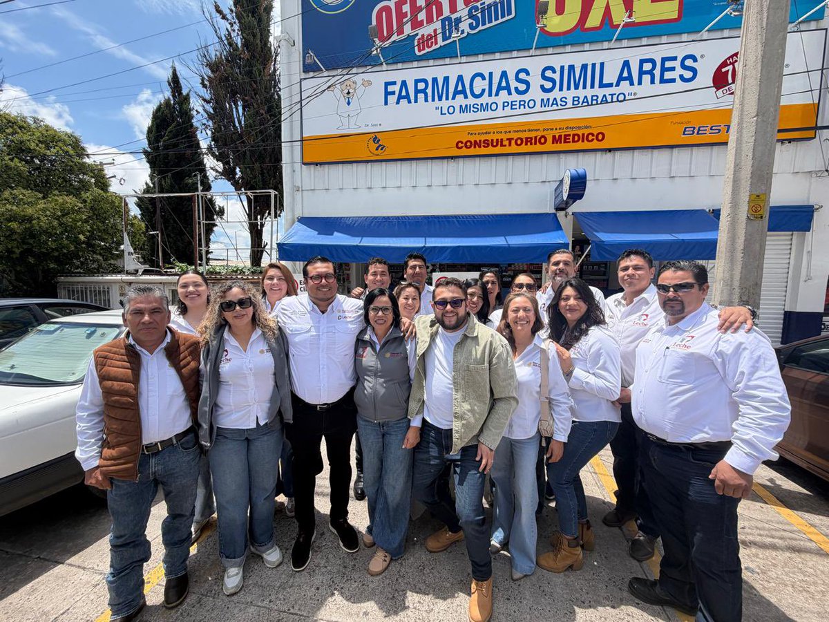 TonyTalamantes's tweet photo. Acompañando a nuestra Presidenta @Claudiashein y a la Secretaria  @columbalopezg en esta gran gira de trabajo por el estado de Zacatecas. La verdadera transformación se hace caminando el territorio y escuchando a la gente, no detrás de un escritorio. ¡Seguimos adelante! 🤝 https://t.co/qonFmGlk04