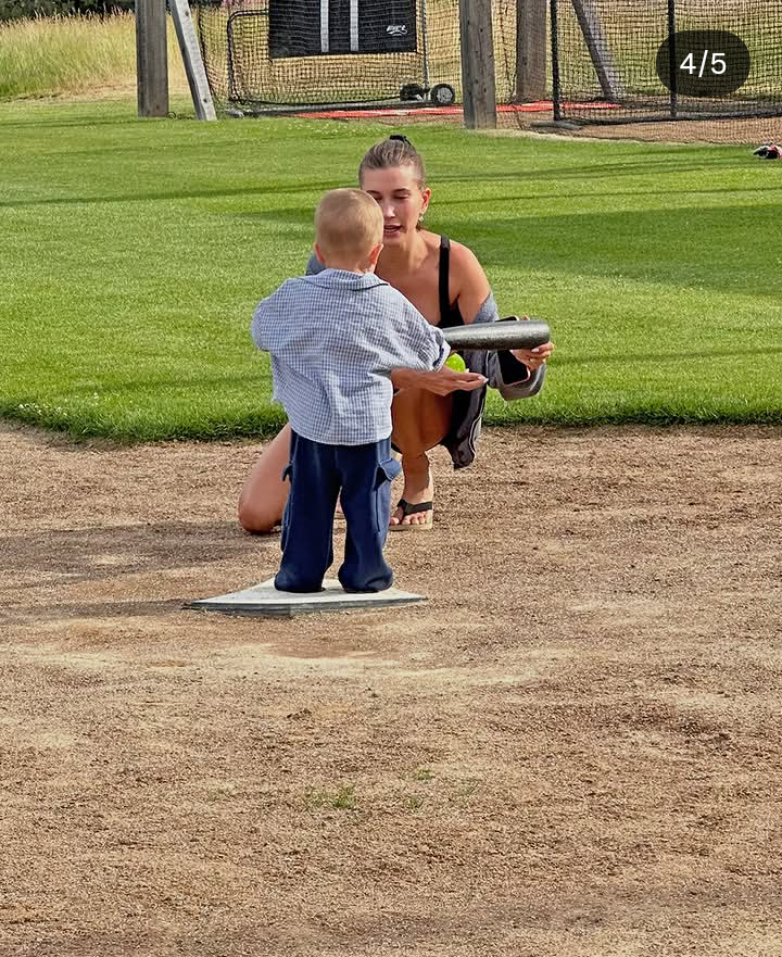 Lovinstar_'s tweet photo. The Bieber family first leg of Summer are so adorable ☀️ 💟

Heiley Bieber shared new collection of Family photo featuring her Husband Justin Bieber and their 23 Months old son Jack https://t.co/jpjc3XcY8c