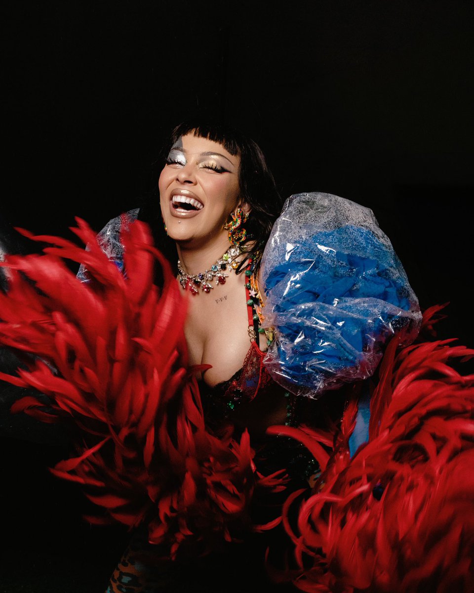 DojaHQs's tweet photo. More photos of Doja Cat photographed by Greg Noire backstage at Primavera Sound Festival last month. ❤️ https://t.co/YwLAz7c1wo