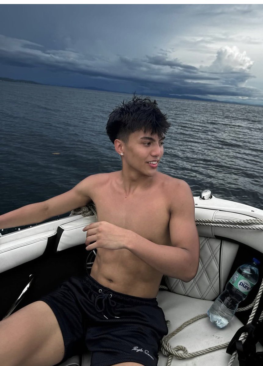 purelove_0814's tweet photo. Grabe may natatago ka pa lang kalibugan… haysssss ang sarap nya! https://t.co/H26lrAexSx