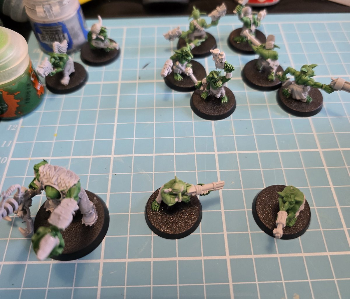 ZShike's tweet photo. Ork time... Retching time... #Hobby40k https://t.co/LbsQafaGnL