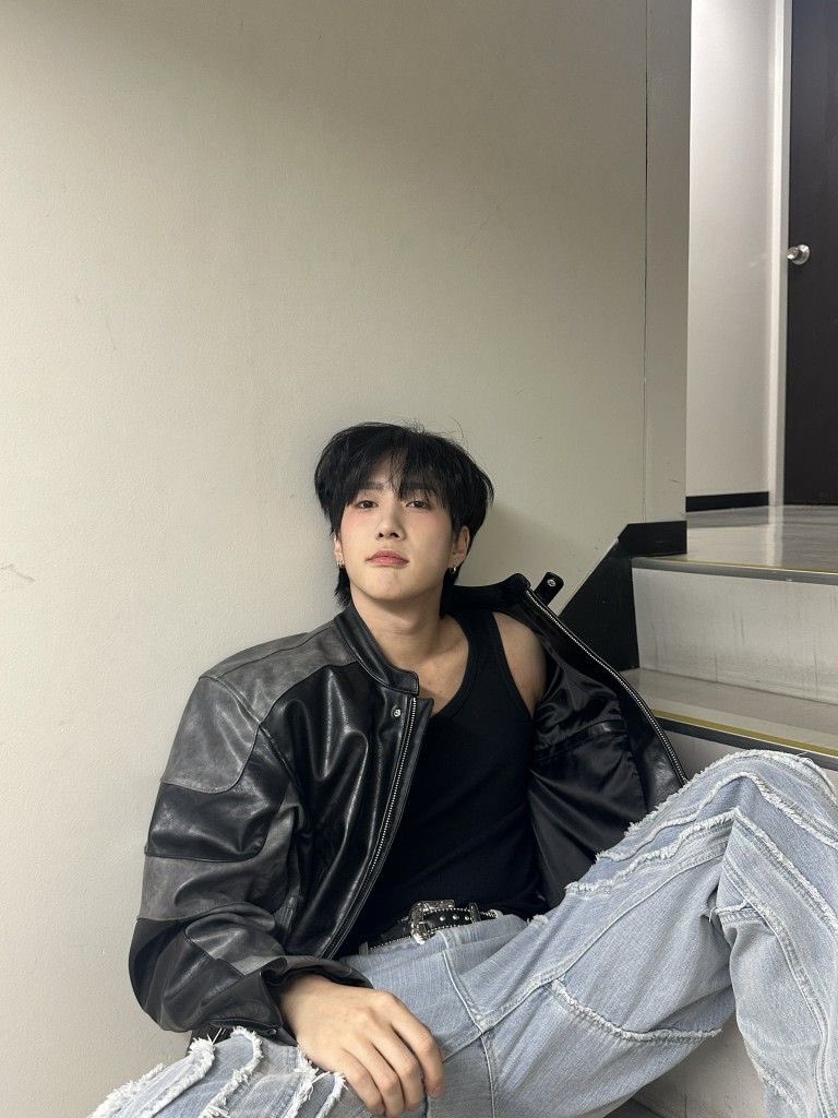 Hourly_Jongwoo's tweet photo. #JONGWOO #종우 #ONEPACT https://t.co/Vn5Uy2zUxX