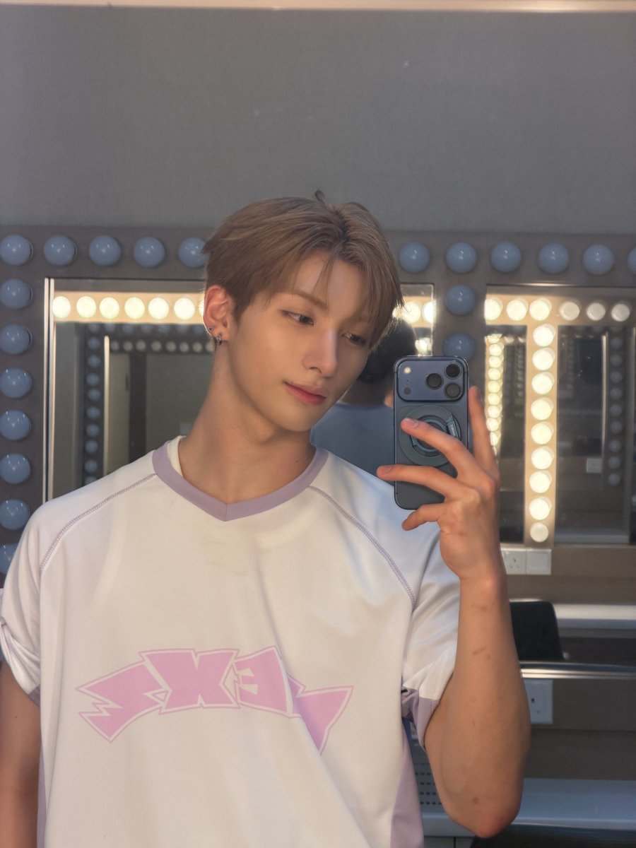 NEXZ_BBL's tweet photo. 🫧🐈‍⬛260713 | 03:55 AM ( KOR )

*photos*

Good night~! https://t.co/M62nuJlI6K