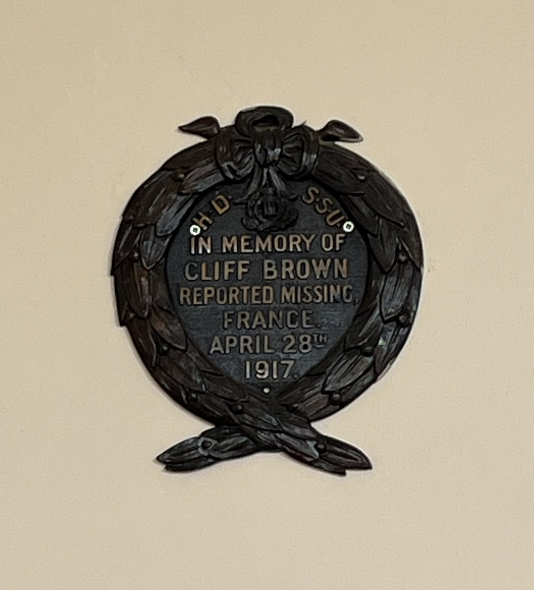 Britwarmemorial's tweet photo. War memorial plaque. West End Congregational Church, Haverhill, Suffolk. Commemorating Private Clifford Albert Brown of the Suffolk Regiment. Reported missing in France on 28th April 1917. First World War. #LestWeForget https://t.co/811eEBsxD2