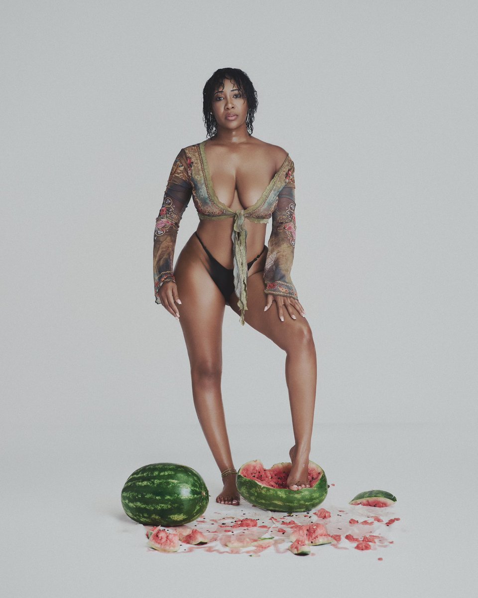 RabeccaWorld's tweet photo. ๐๐๐๐๐๐๐ฆ๐ซฆ #watermelon #summerangel #skinsosoft #refresh https://t.co/YGlZuyKRl4