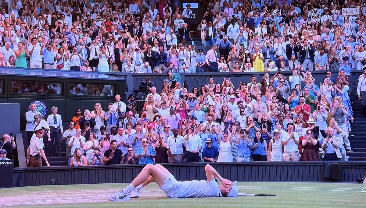 eleonora_aloise's tweet photo. Piango.
#sinner #tennis #wimbledon https://t.co/at8hkPMedB
