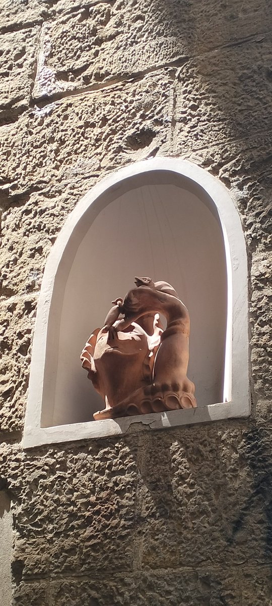 _Em_ma_S_'s tweet photo. La Madonna del Puzzo https://t.co/P35nczWo9J