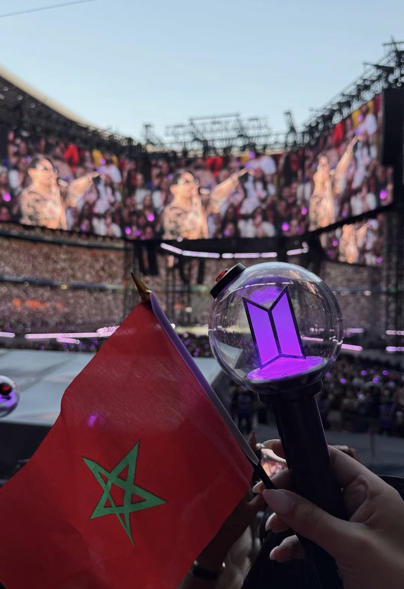 MoroccanArmyy's tweet photo. Our Moroccan Armys participation-Day 1 in Munich 🇩🇪

#BTS_WORLDTOUR_ARIRANG_MUNICH 
#BTS_ARIRANG_WORLD_TOUR 
#ProjectFromEverywhereToKorea 
#MarigoldsEverywhere 
 
By @GomshopM https://t.co/L6YKj0IdjD